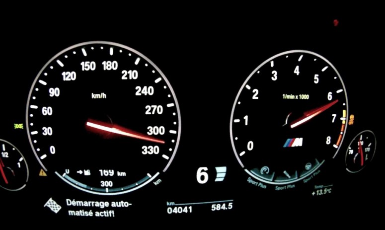 BMW M5 разгоняется до 315 км/час всего за одну минуту [2 видео]