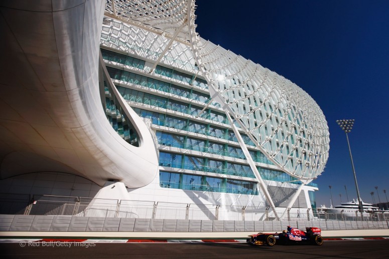 За кулисами Гран-при Абу-даби 2011: фоторепортаж