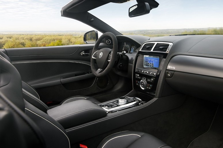 Самый быстрый и мощный кабриолет: 2012 Jaguar XKR-S