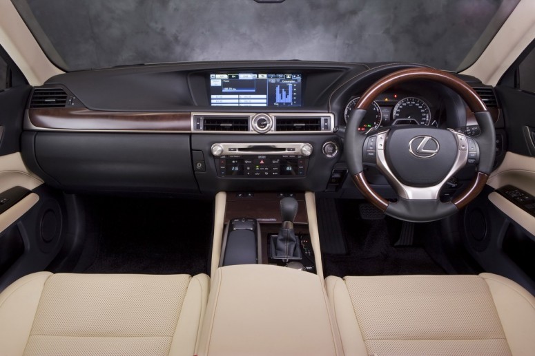 Lexus показал более доступный спортивный автомобиль серии GS