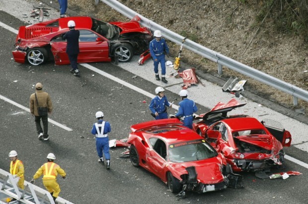 Восемь Ferrari и Lamborghini были разбиты в результате аварии в Японии [видео]