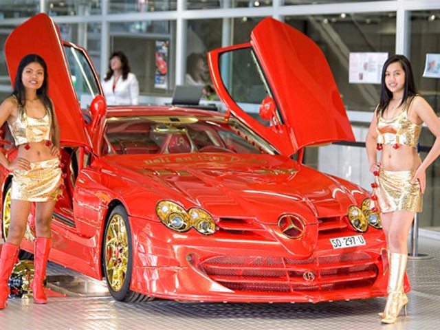 \"Красно-золотая мечта\" Mercedes-McLaren SLR продается за 11 млн. долларов