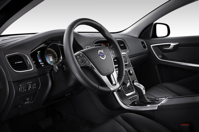 Volvo запускает в Европе новый гибрид V60 [видео]