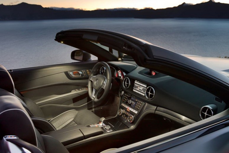 Седьмое поколение Mercedes SL: официальные фотографии