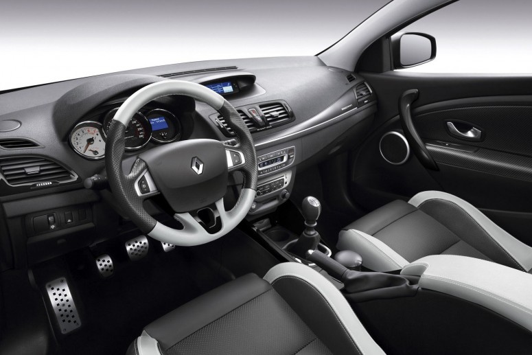Renault Megane: омоложение стиля и обновление двигателей