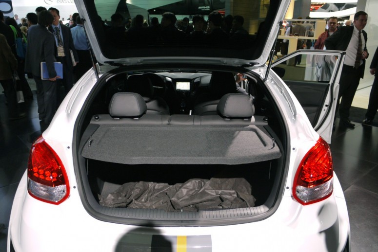 201-сильный хэтчбек Hyundai Veloster 2013 готов побороть VW Golf GTI
