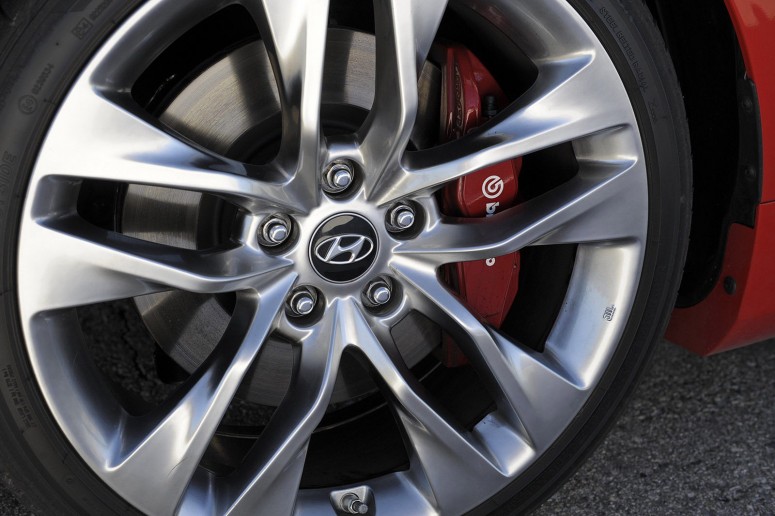 Hyundai увеличило мощность Genesis Coupe 2013 [3 видео]