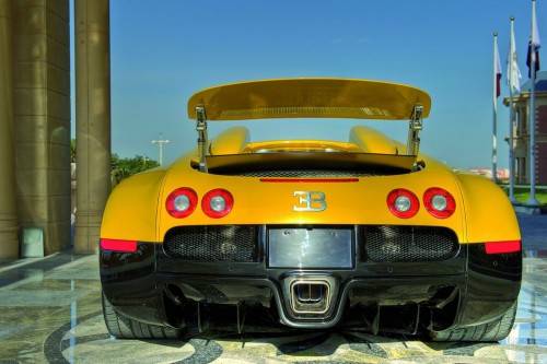 Bugatti представит в Катаре желтый Veyron