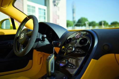 Bugatti представит в Катаре желтый Veyron