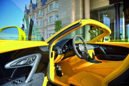 Bugatti представит в Катаре желтый Veyron