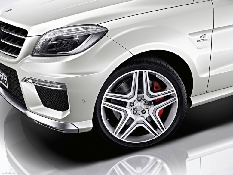 Mercedes добавил фотографий ML 63 AMG 2013