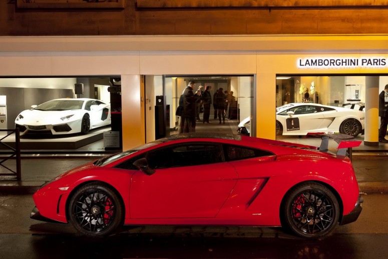 Lamborghini упрямо отказывается от турбированных двигателей