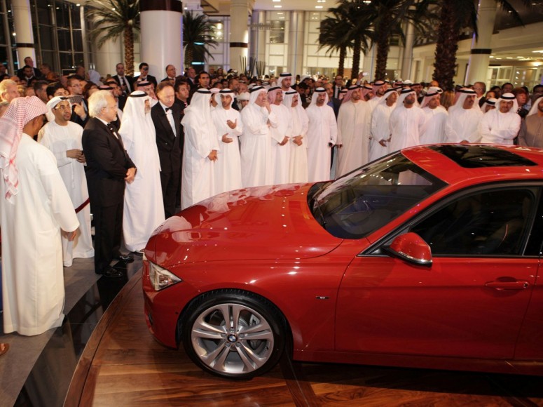 Самый крупный автосалон в мире появился в Абу-Даби: BMW
