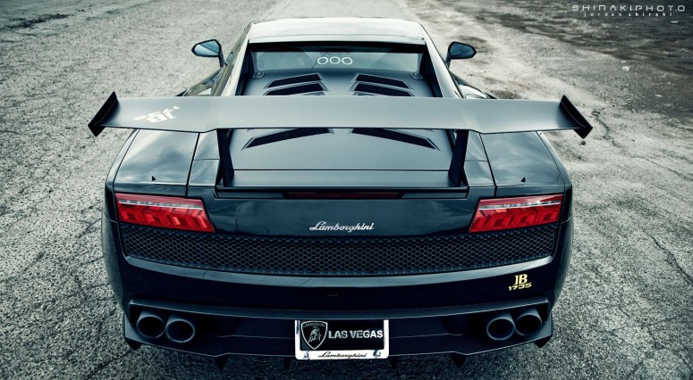 1 из 12 экземпляров редчайшего купе засветили в рекламе: Lamborghini Blancpain