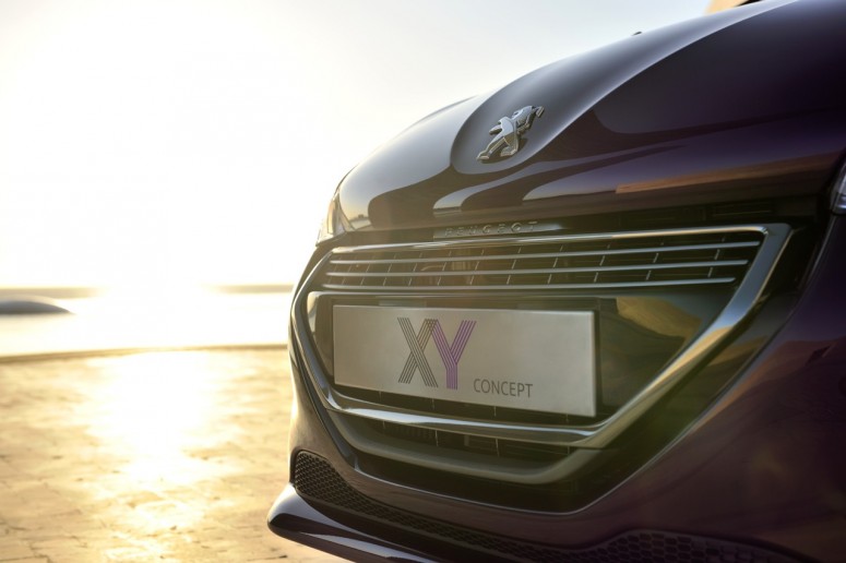 Концепт Peugeot 208 XY в цвете «хамелеон» приедет в Женеву [фото]