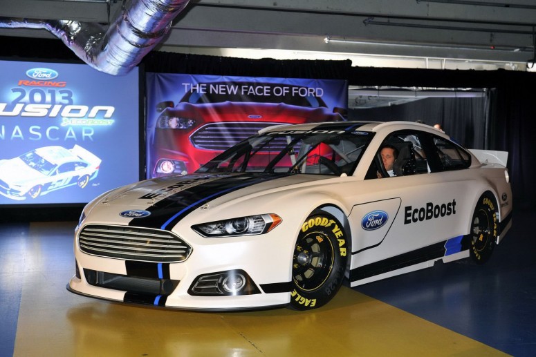 Ford Fusion NASCAR: яростный гонщик в \"шкуре\" дорожной версии