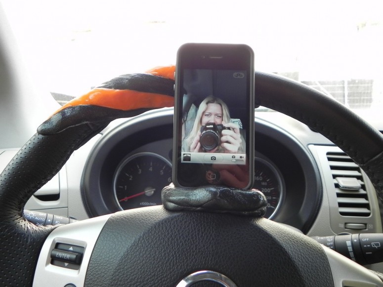 Смартфон за рулем более опасен, чем вождение в нетрезвом виде