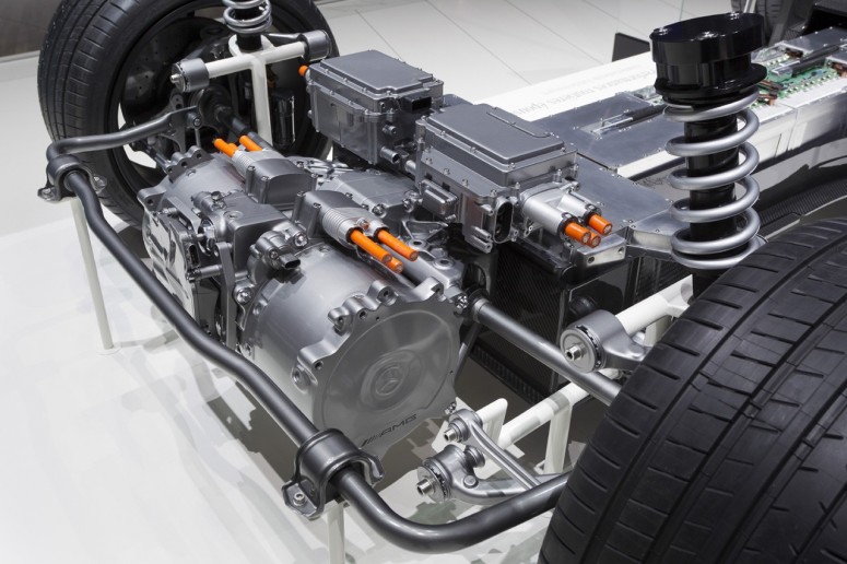 Полноприводный электрокар Mercedes SLS AMG E-Cell: 4 секунды до 100 км/ч