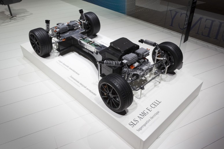 Полноприводный электрокар Mercedes SLS AMG E-Cell: 4 секунды до 100 км/ч