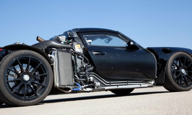 Porsche 918 Spyder: прототип обкатывает трассу