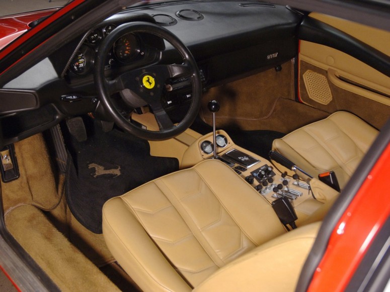 Ferrari 308 GTS Quattrovalvole: скакун из Маранелло [фото]