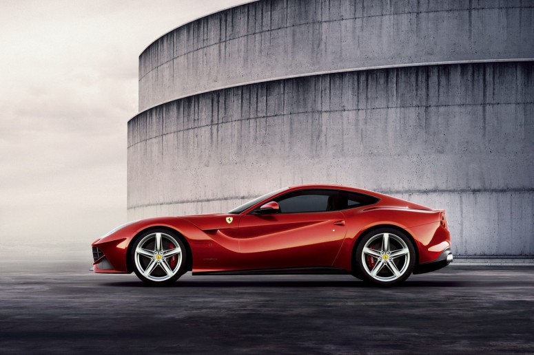 Ferrari обещает в будущем V12-гибрид и шесть цилиндров