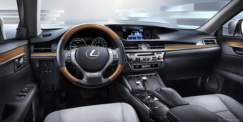 Lexus выпустил видео ES 300 Hybrid