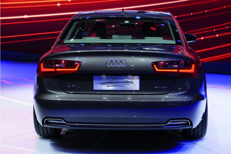Audi представила удлиненный вариант А6 для Китая