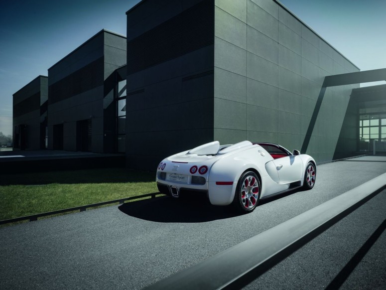 Единичный Bugatti Wei Long по цене от €2 миллионов