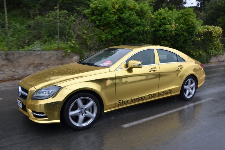 Mercedes встретил гостей Каннского фестиваля золотыми лимузинами