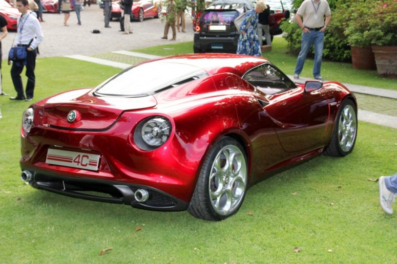 Alfa Romeo продемонстрировало спортивное купе 4С