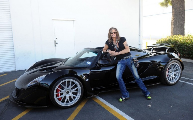 Солисту Aerosmith достался первый Hennessey Venom GT Spyder за hennessey-venom-gt-spider-delivery-to-steven-tyler-10jpg,1 млн