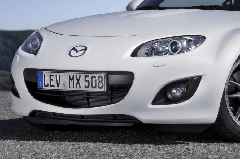 Mazda удивляет моделями 2013 MX-5 Senshu и Yusho [фото]