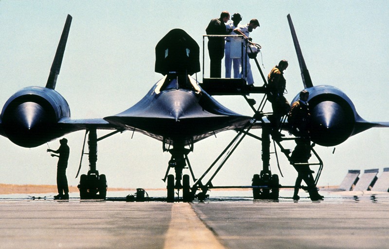 Хвостовой плавник сверхзвукового разведчика SR-71 Blackbird за sr-71-blackbird-13jpg млн