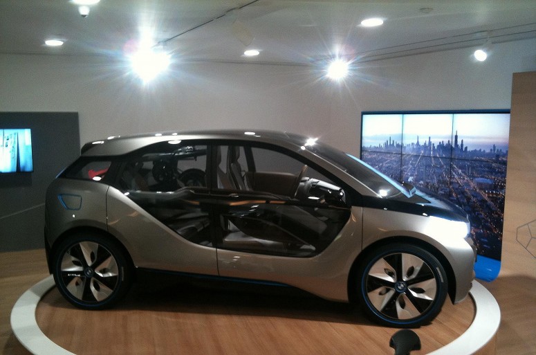 BMW показало готовый к производству ситикар i3