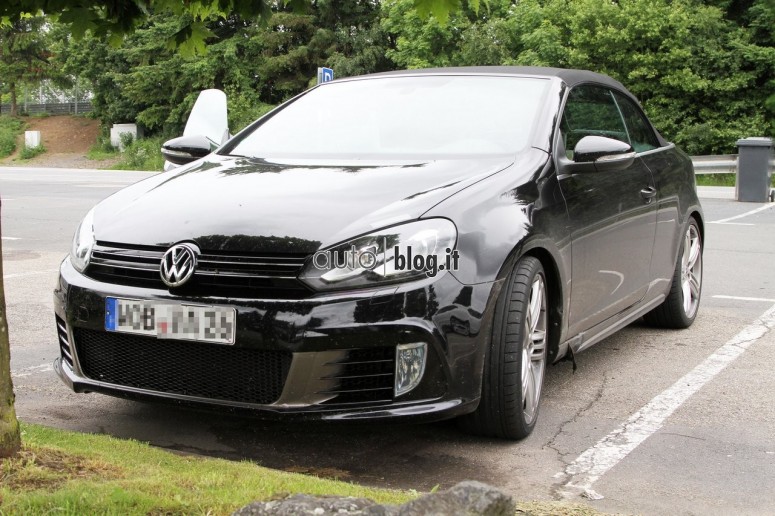 Volkswagen тестирует новый кабриолет Golf GTI 2013 [шпионские фото]