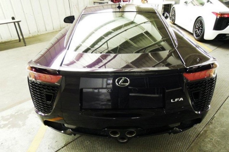 Lexus показал единственный LFA в эксклюзивном цвете \"Черный аметист\"