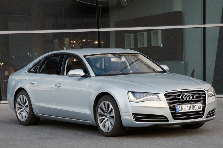 Audi объявило спецификации и цены на автомобили 2013 года
