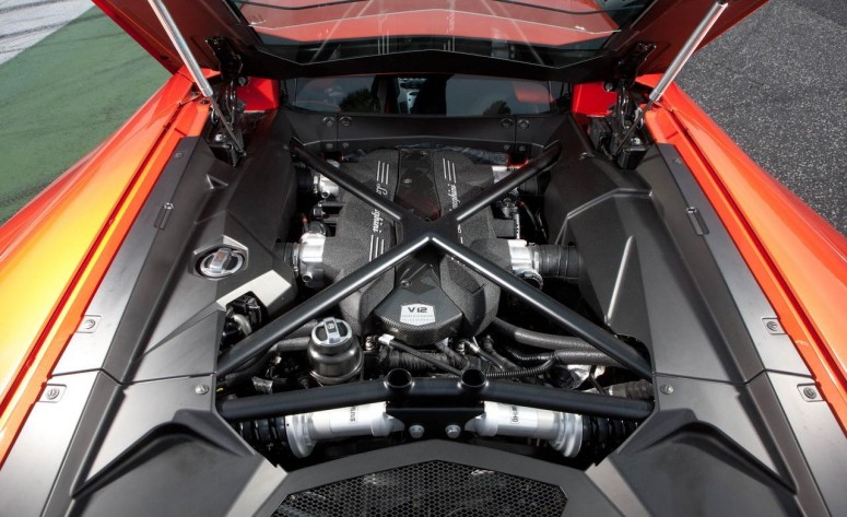 Обновленный Lamborghini Aventador получит новейшие технологии