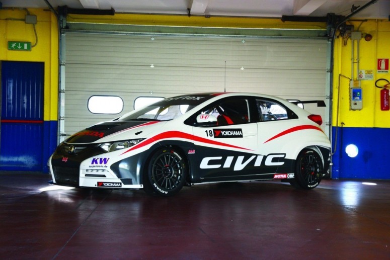 Honda Civic WTCC проходит последние трековые испытания