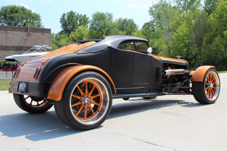 Необычный родстер из углеродного волокна: Ford Model T 1927