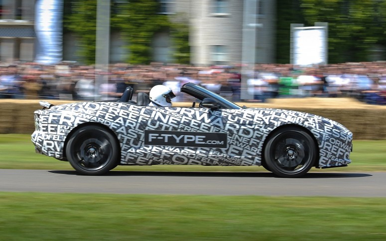 5-литровый спортивный родстер Jaguar F-Type представят в Париже