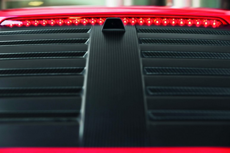 Audi установило в R8 E-Tron цифровое зеркало заднего вида