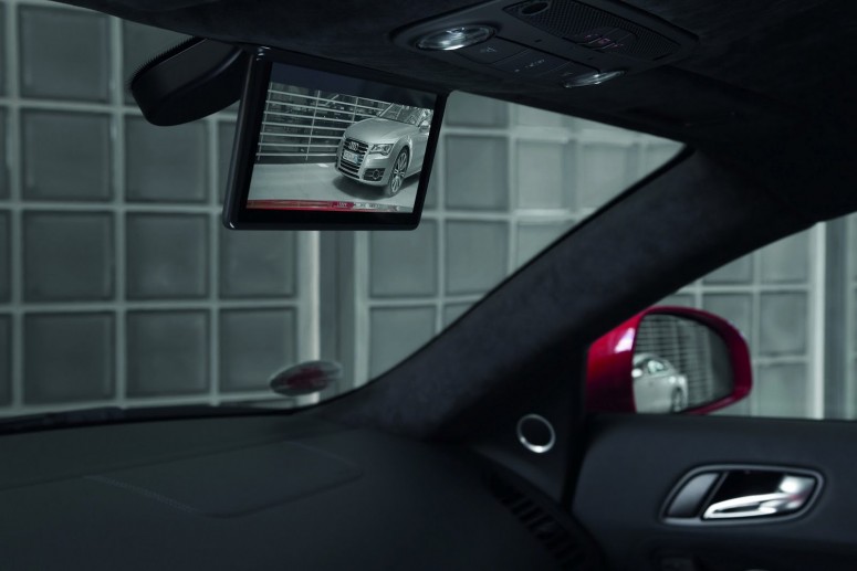 Audi установило в R8 E-Tron цифровое зеркало заднего вида