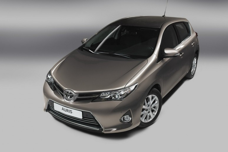 Toyota обнародовала новый Auris, в том числе гибрид