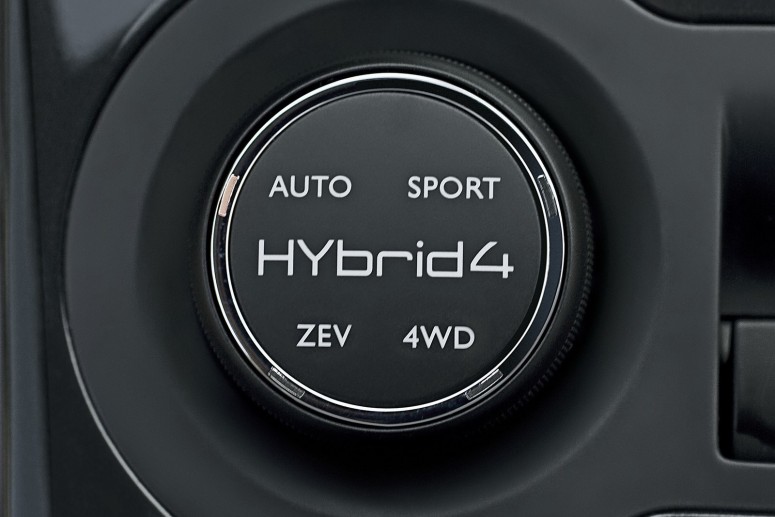 Гибридный кроссовер Peugeot 3008 HYbrid4 расходует 3,8 литра топлива