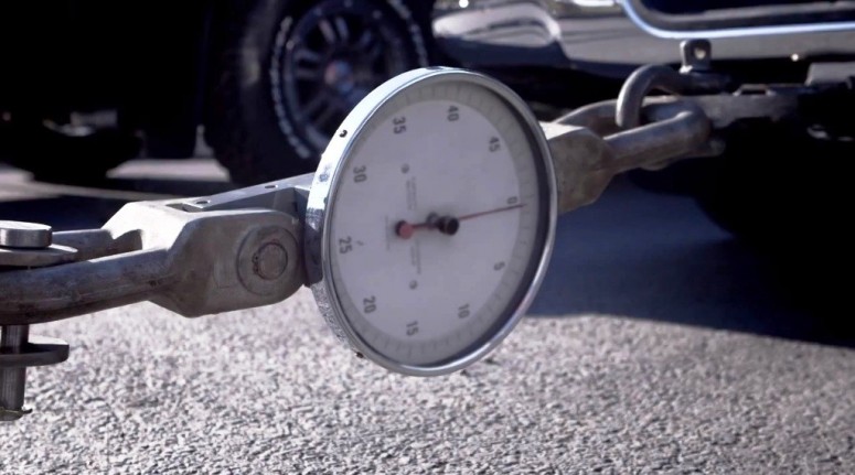 Toyota Tundra используют для буксировки шаттла Endeavour [видео]