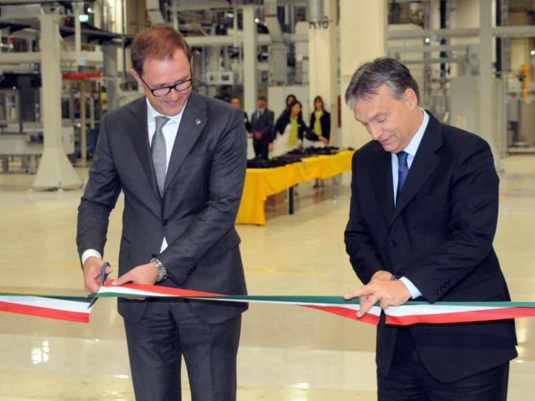Новый завод двигателей Opel открылся в Венгрии
