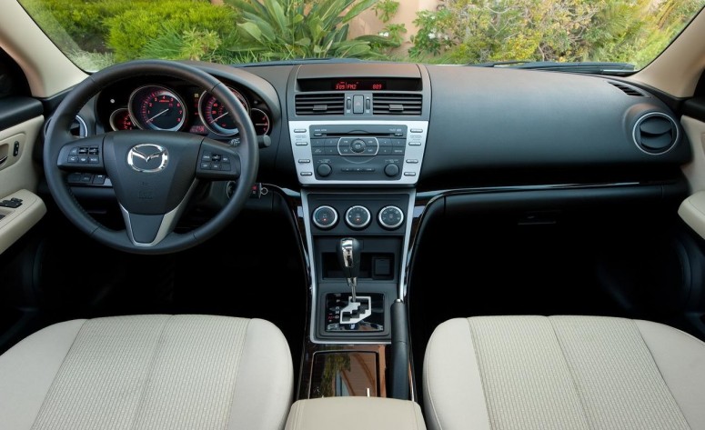 В новой 2014 Mazda6 дебютирует множество технологий безопасности