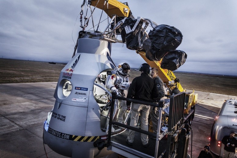 Прыжок из космоса – 4 мировых рекорда в рамках миссии Red Bull Stratos